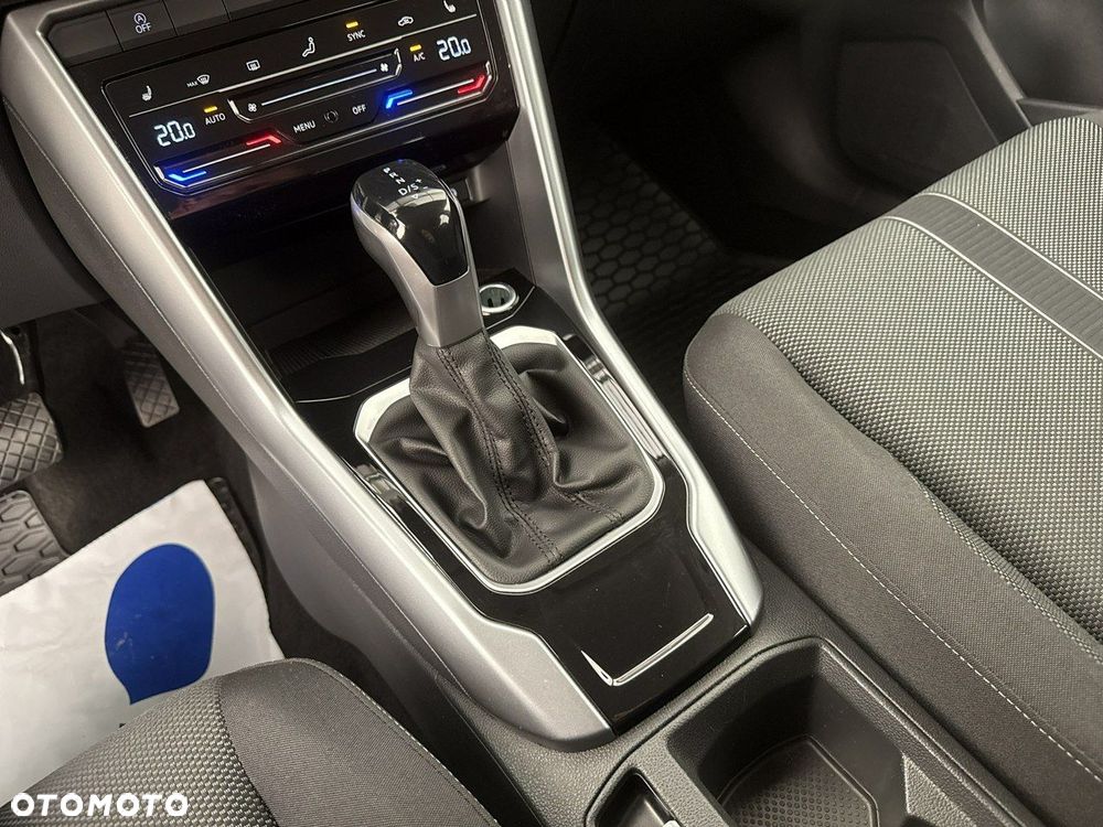 Volkswagen T-Roc - 17