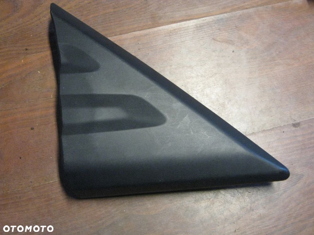 Ford Transit Mk8. Trojkat na blotnik prawa strona.  BK31-V16004. - 1