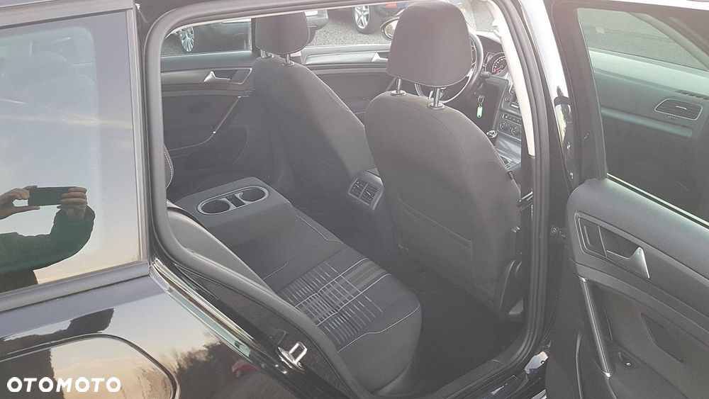 Volkswagen Golf Variant 2.0 TDI BlueMotion Technology Lounge - 29