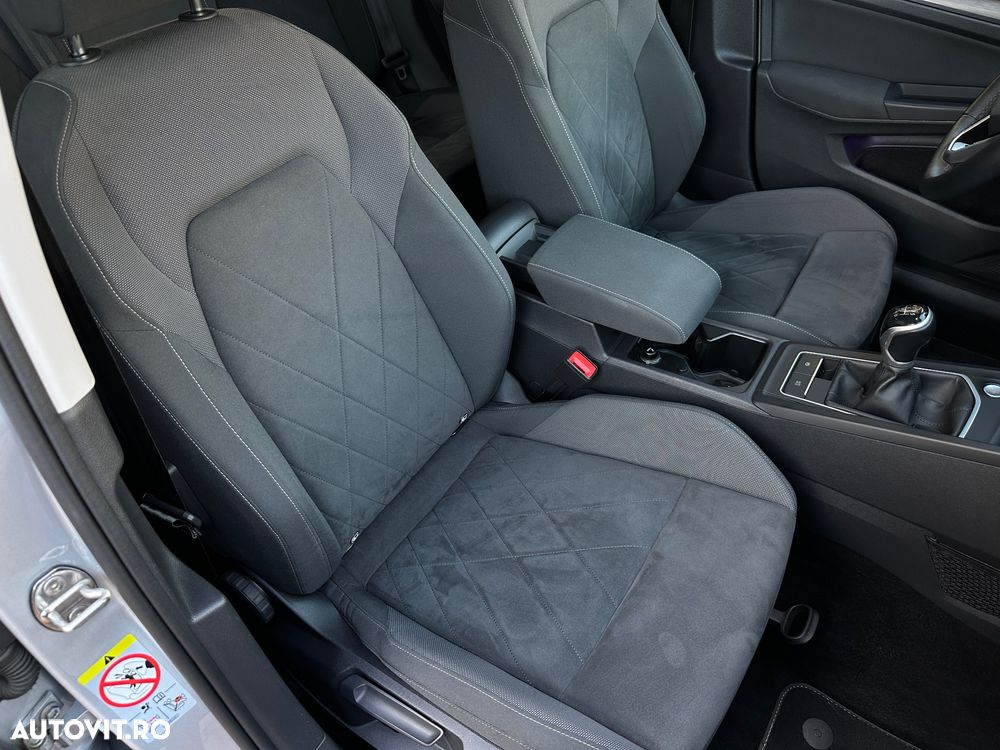 Volkswagen Golf 1.5 TSI ACT Style - 26