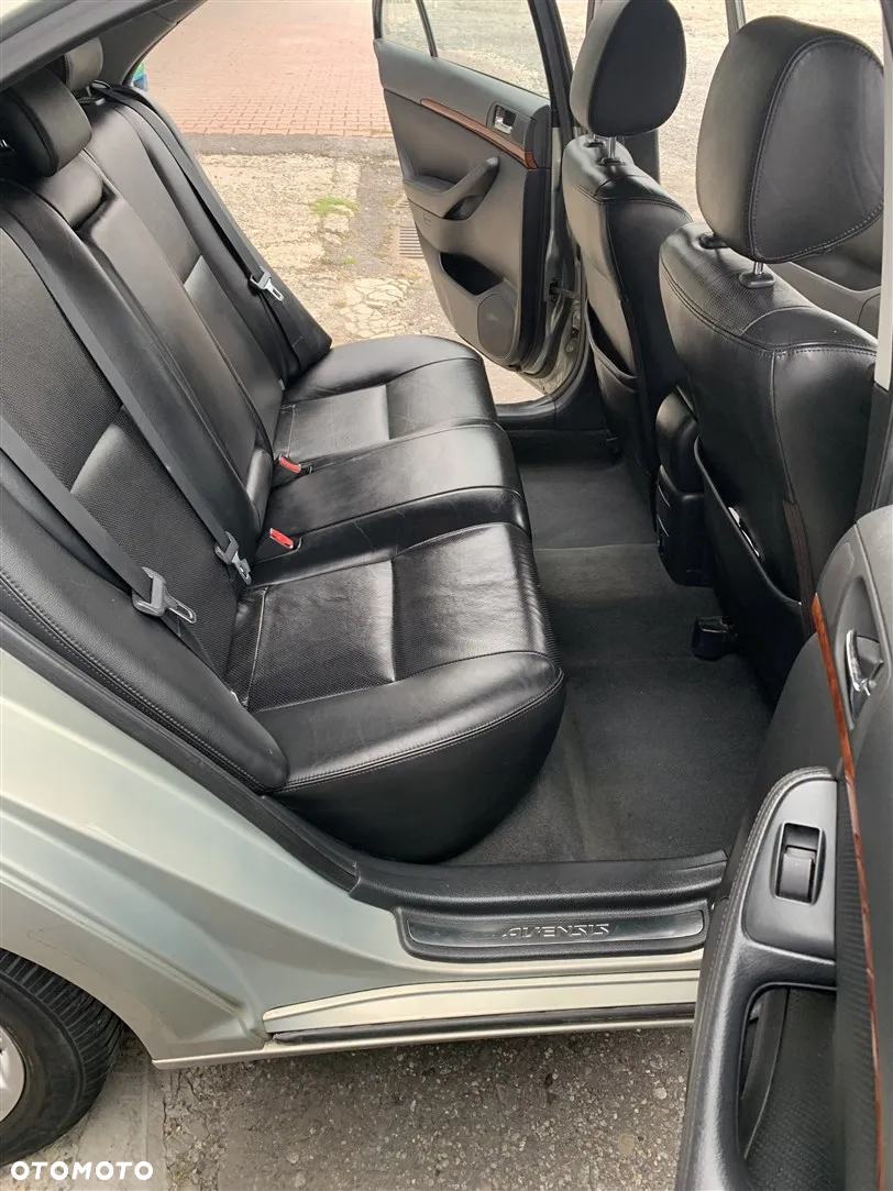 Toyota Avensis 2.2 D-4D X Premium - 15