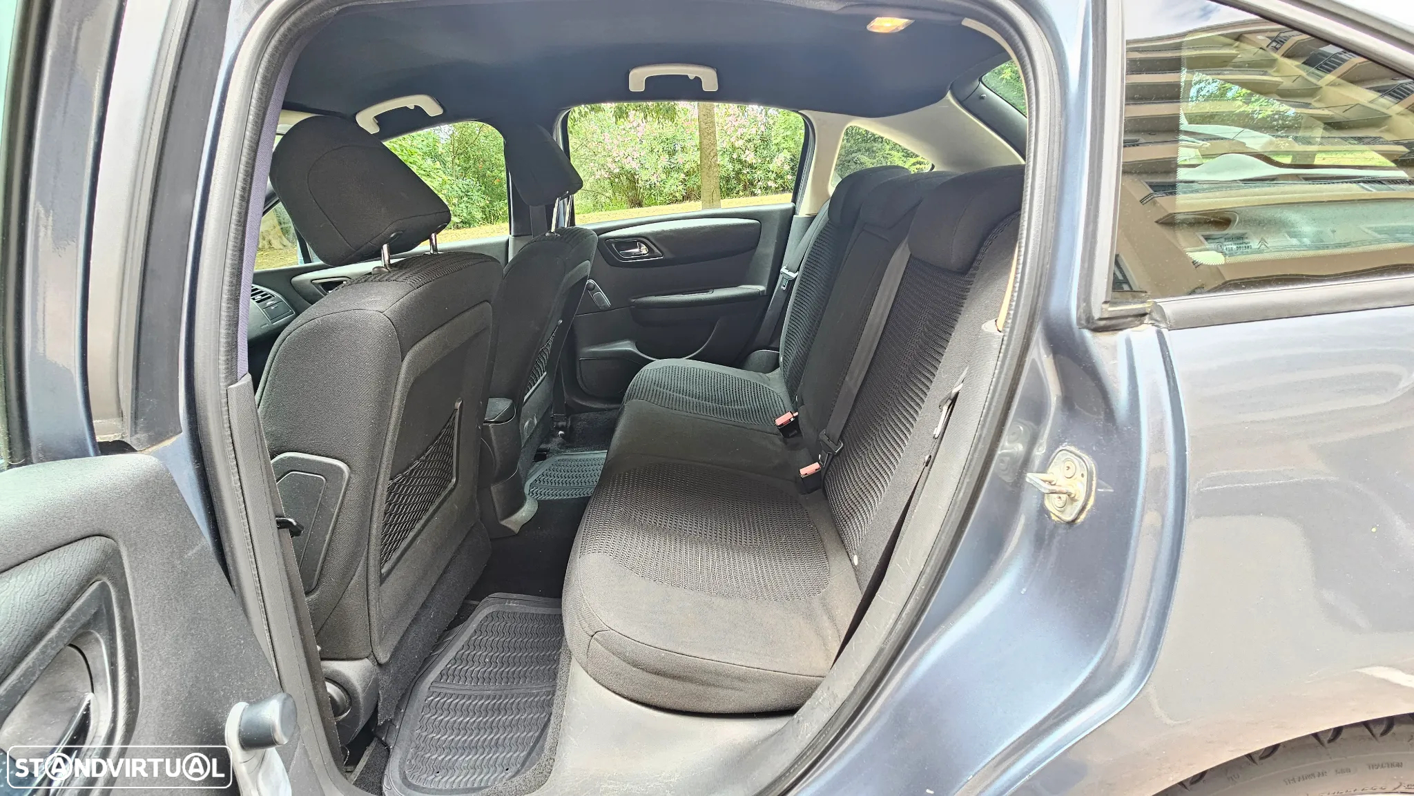 Citroën C4 1.6 HDi 110 Exclusive - 17