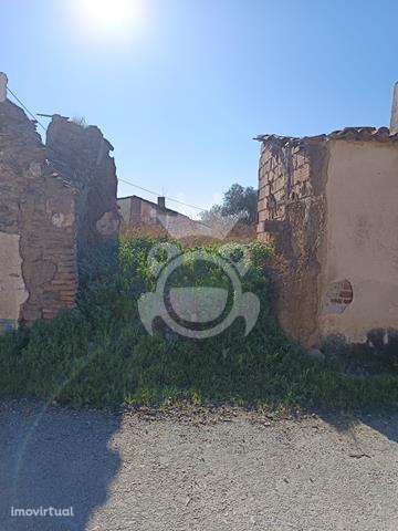 Edifício em Ruina - Grande imagem: 2/3