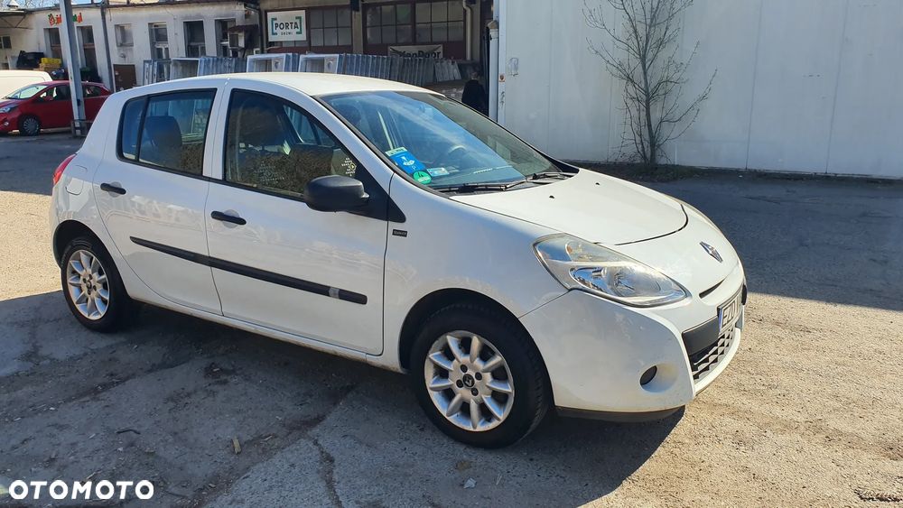 Renault Clio 1.2 16V 75 Expression - 10