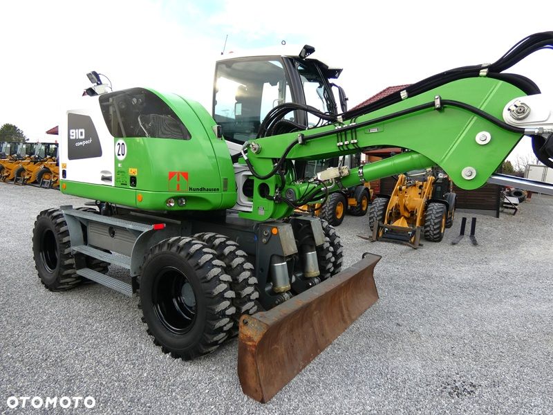 Liebherr A910 Compact / Z Niemiec / Super Stan / BEZ DPF / 2 Łyżki / - 39