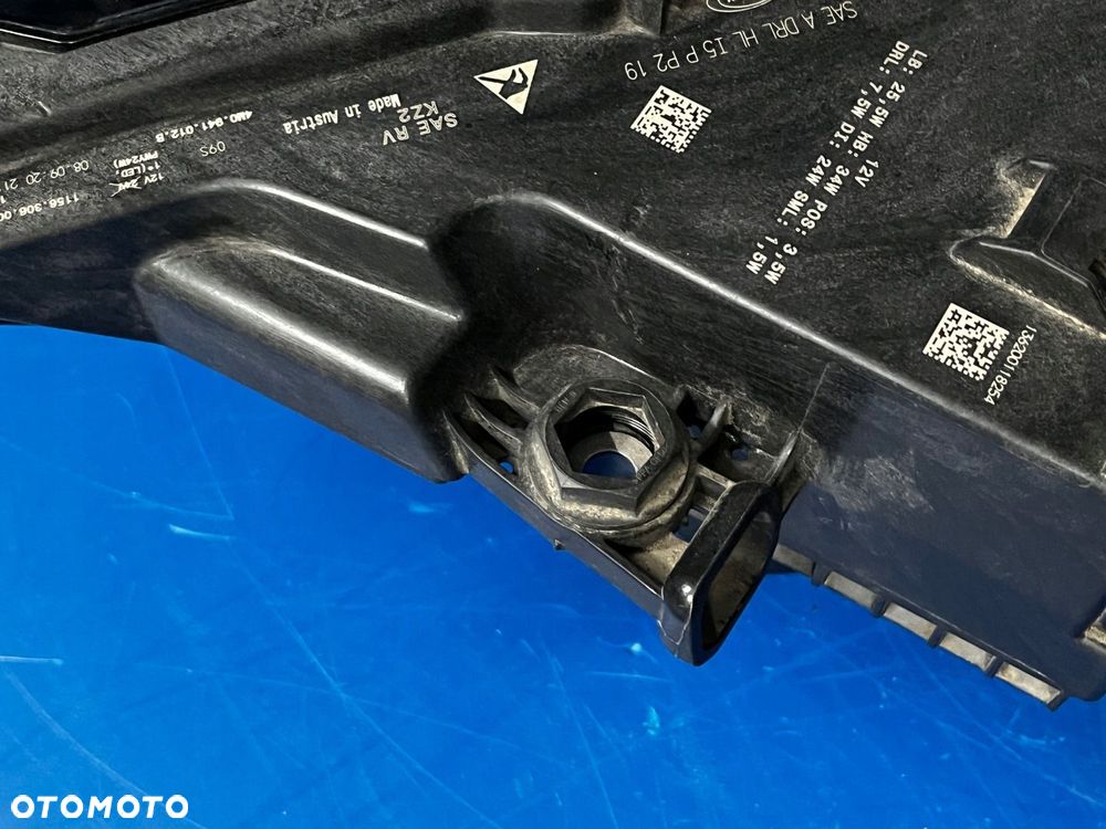 PRAWY FULL LED AUDI Q7 4M0 LIFT ORYGINAŁ USA BDB - 9