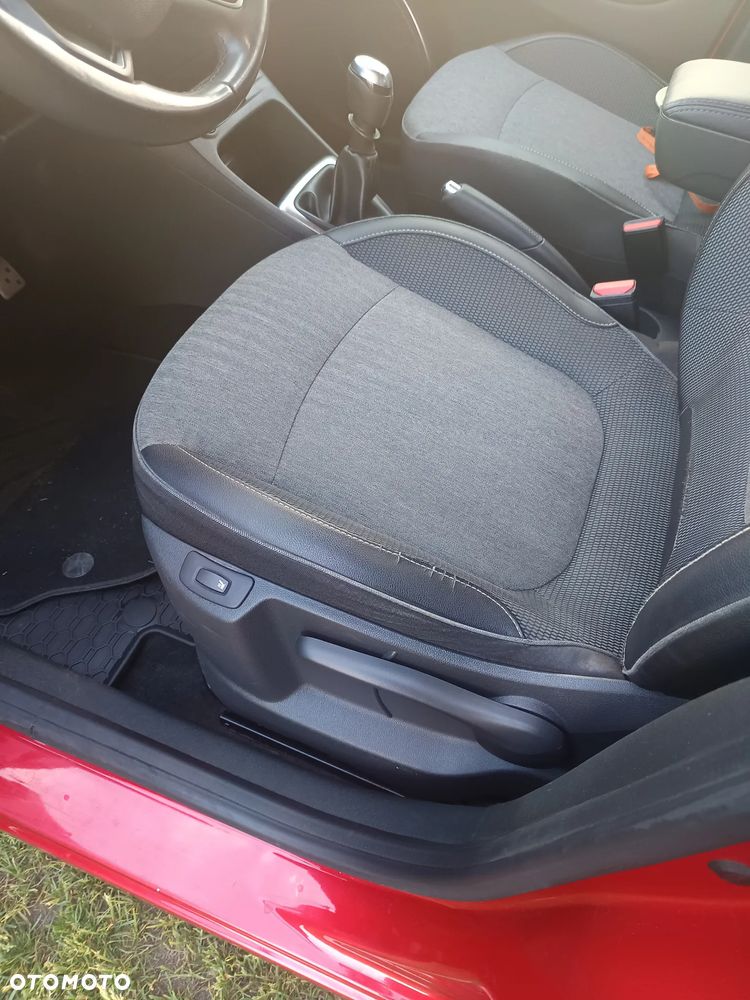 Renault Captur 1.5 dCi Energy Night&Day - 14