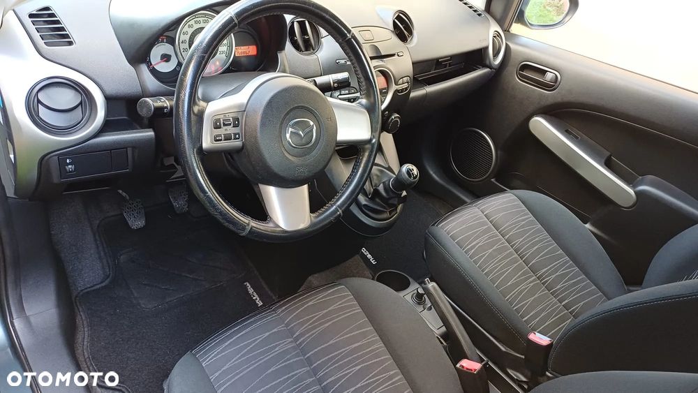 Mazda 2 1.3 Exclusive - 12