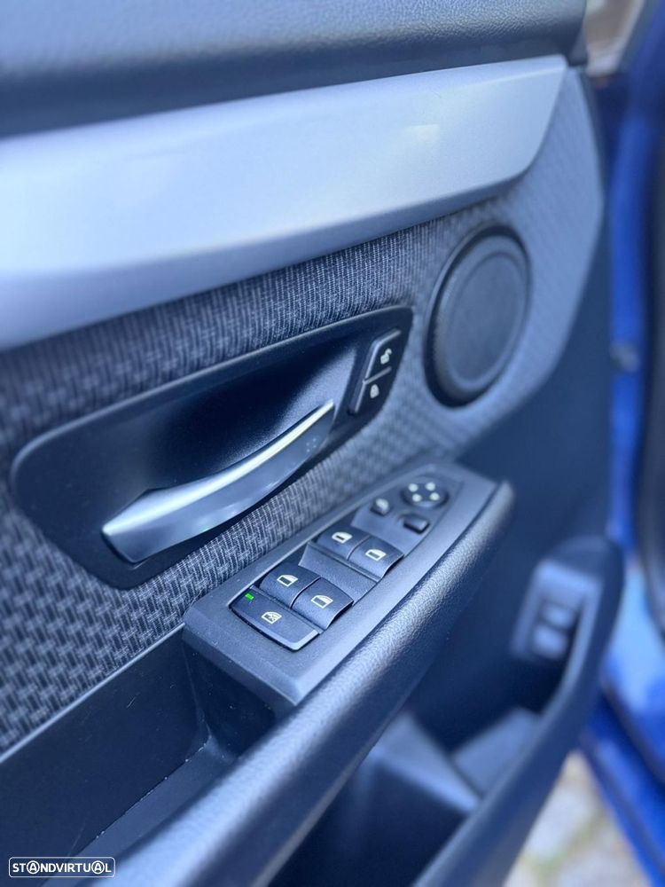 BMW 216 Gran Tourer d - 23