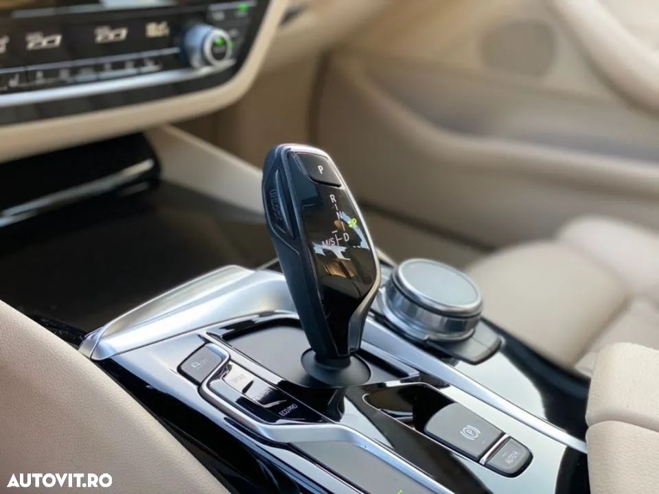 BMW Seria 5 520d Aut. Sport Line - 26