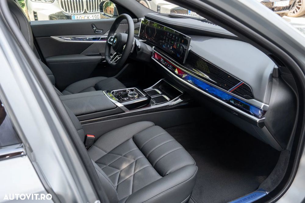 BMW Seria 7 740d xDrive MHEV - 13