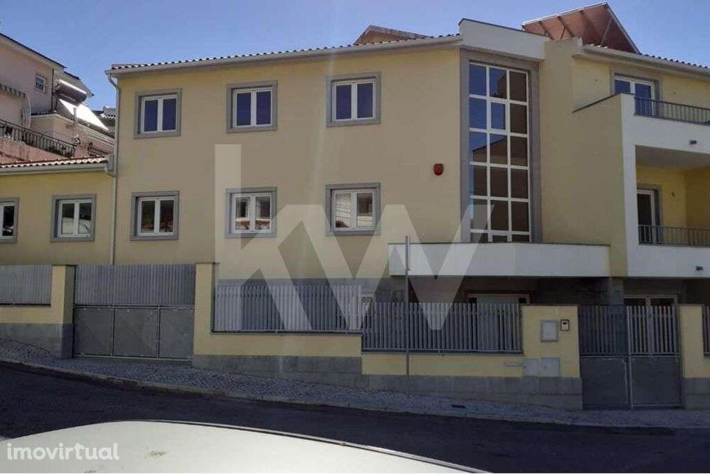 Moradia com 11 Quartos no Alto da Parede com elevador - Grande imagem: 3/21