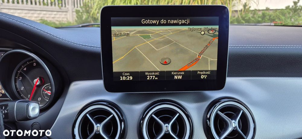 Mercedes-Benz GLA 180 7G-DCT AMG Line - 23