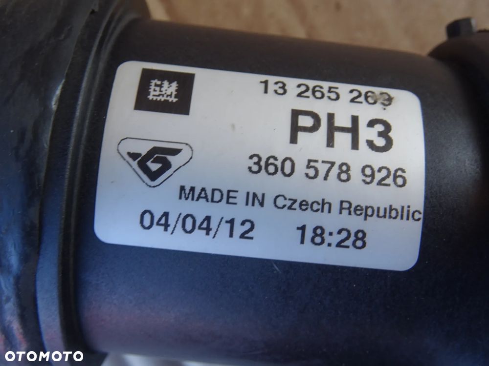 ŁAPACZ WLOT DOLOT PRZEWÓD POWIETRZA OPEL ZAFIRA TOURER C 1,6 1,8 1,4 T TURBO - 22