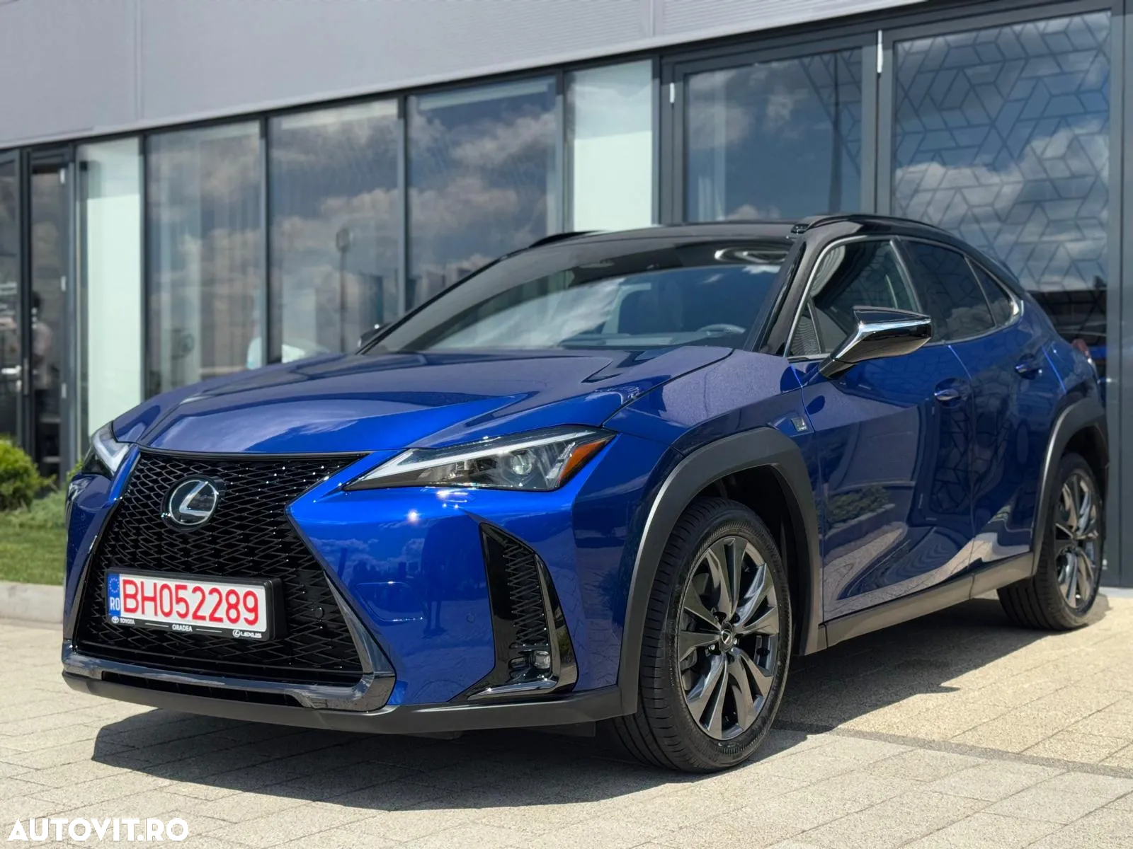 Lexus UX 300h FWD CVT HEV F Sport Design - 6