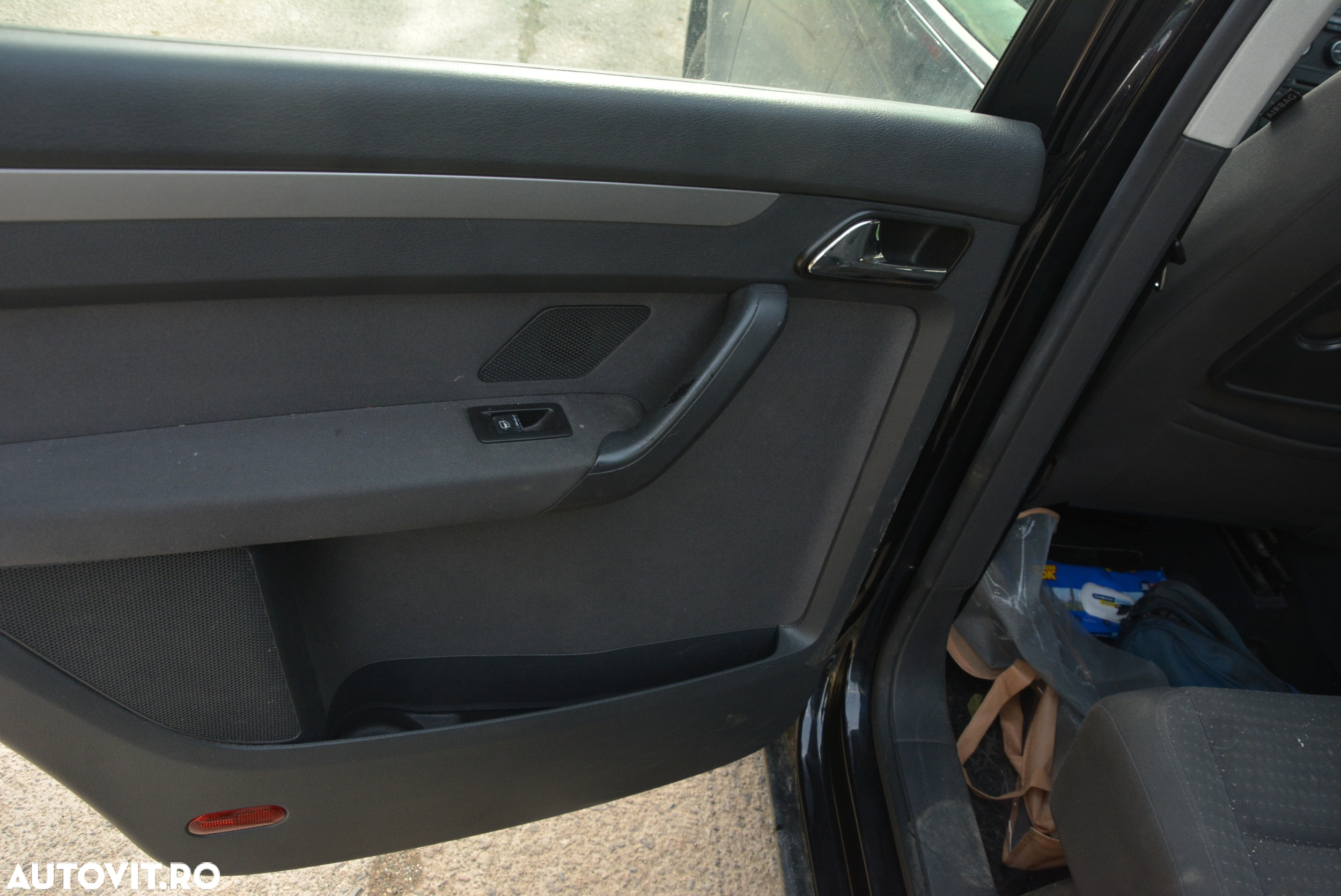 Dezmembrari  VW TOURAN (1T)  2003  > 2010 2.0 TDI Motorina - 16