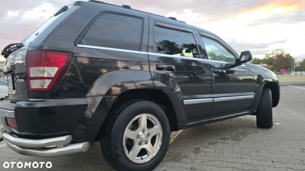 Jeep Grand Cherokee - 14
