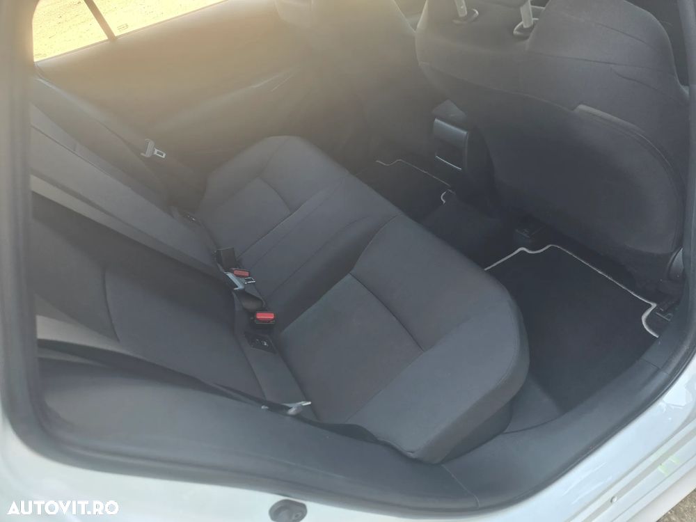 Toyota Corolla - 10