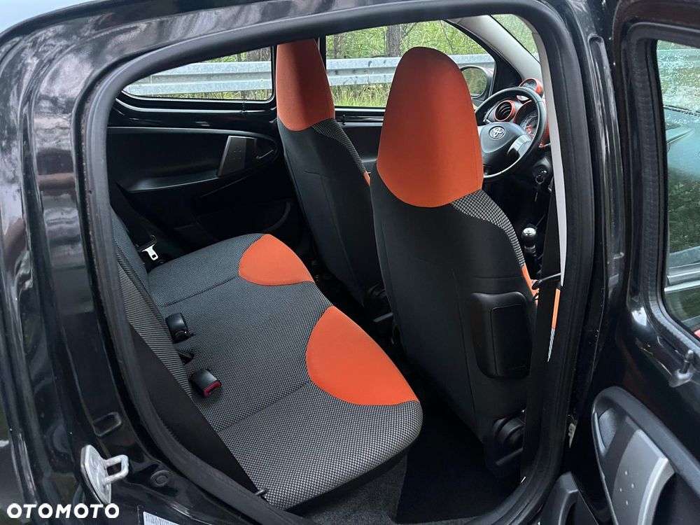 Toyota Aygo Connect - 11