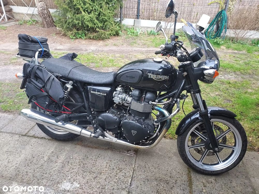 Triumph Bonneville - 1