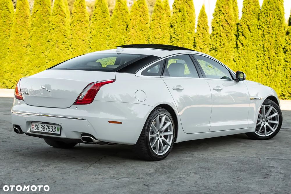 Jaguar XJ 3.0 V6 Kompressor AWD R-Sport - 10