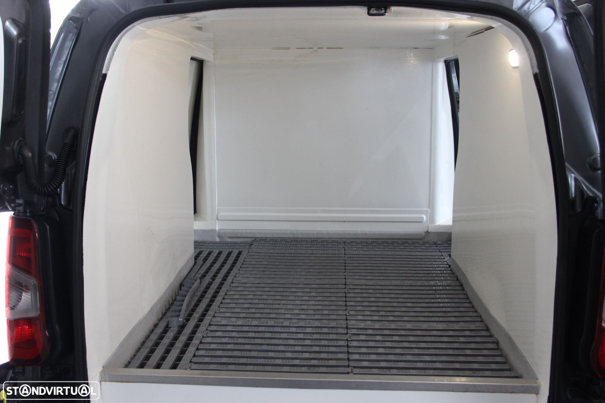 Peugeot Partner 1.5 BlueHDi Longa EAT8 - 16