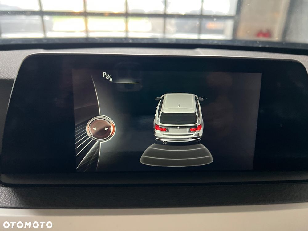 BMW Seria 3 318d xDrive - 38