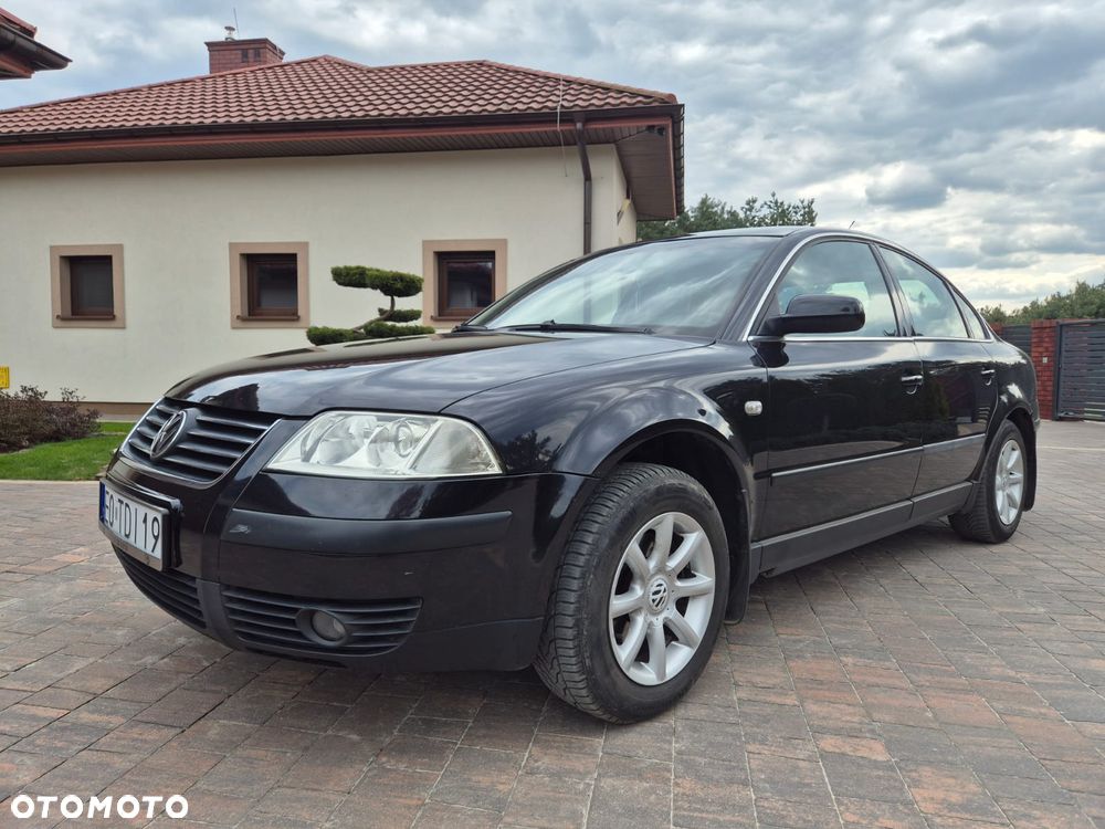 Volkswagen Passat - 1