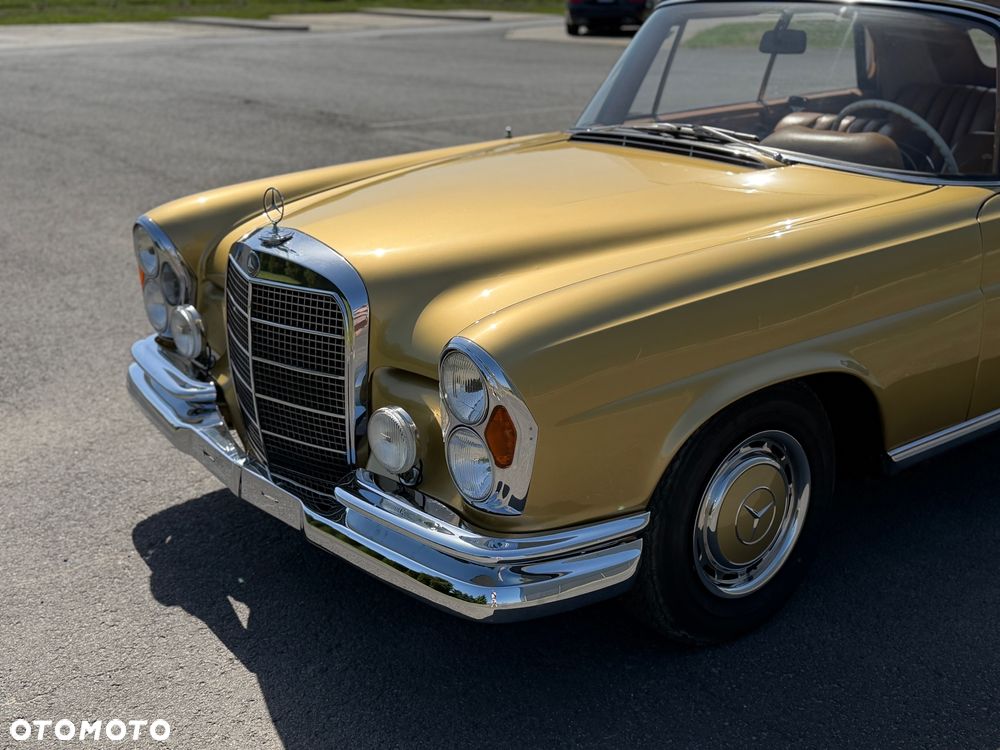 Mercedes-Benz 280 - 12