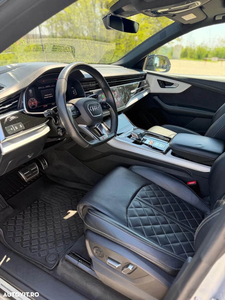 Audi Q8 - 8
