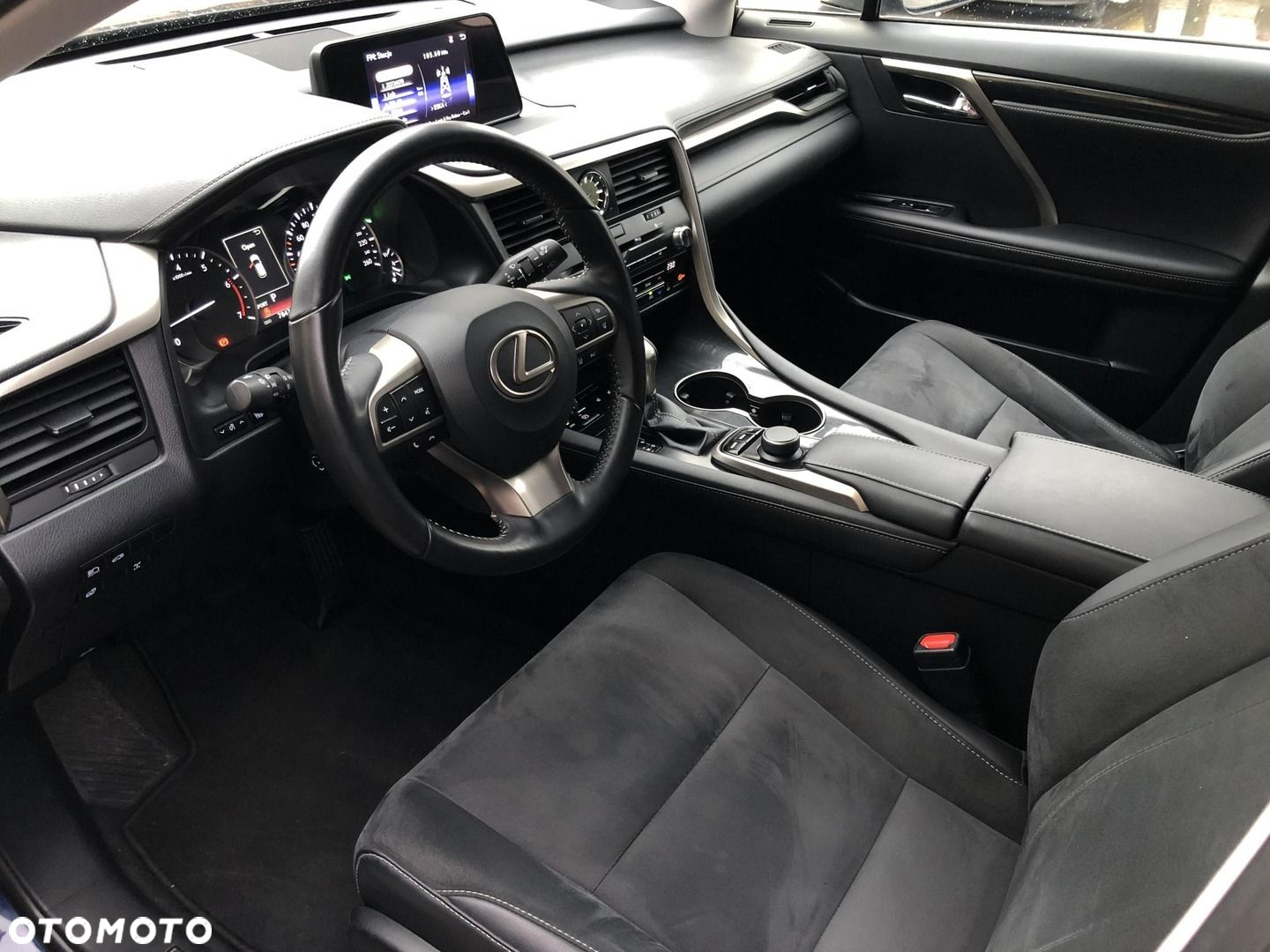 Lexus RX - 14