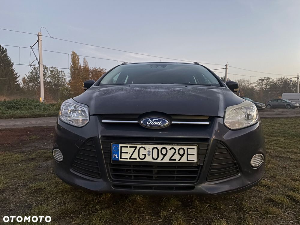 Ford Focus 2011 photo 2