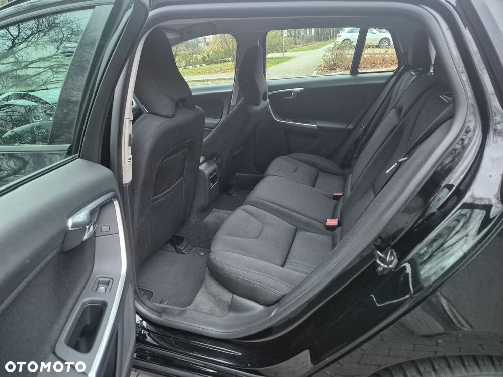 Volvo V60 DRIVe - 17
