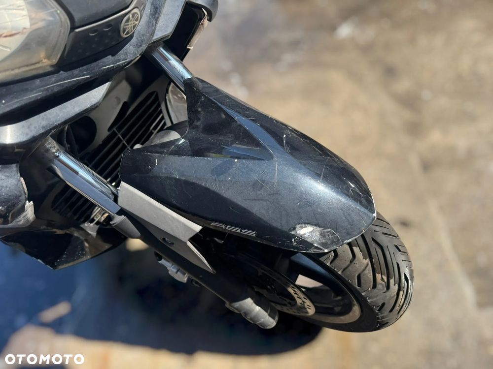 Yamaha X-max - 12