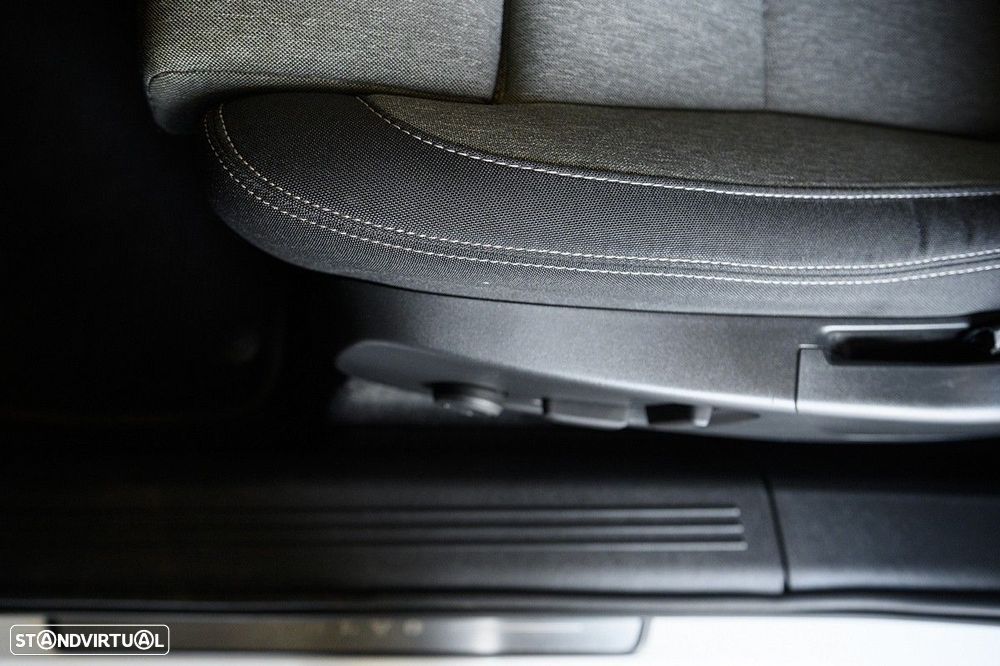 Volvo XC 40 1.5 T2 Plus Dark Auto - 28