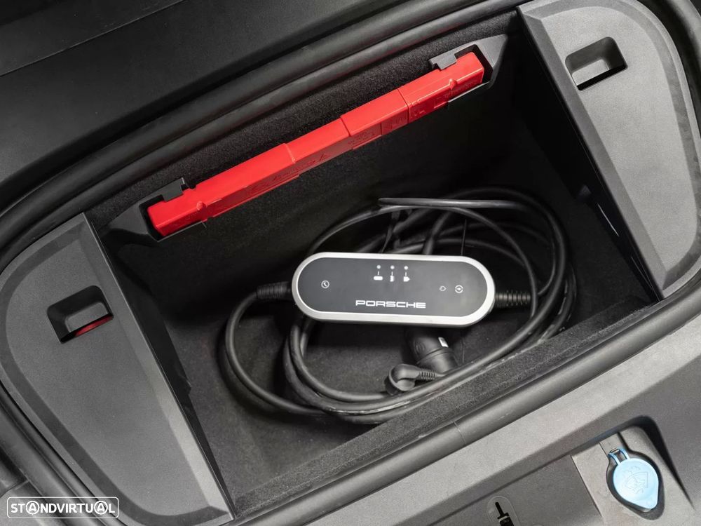 Porsche Taycan Bateria Performance Plus - 22