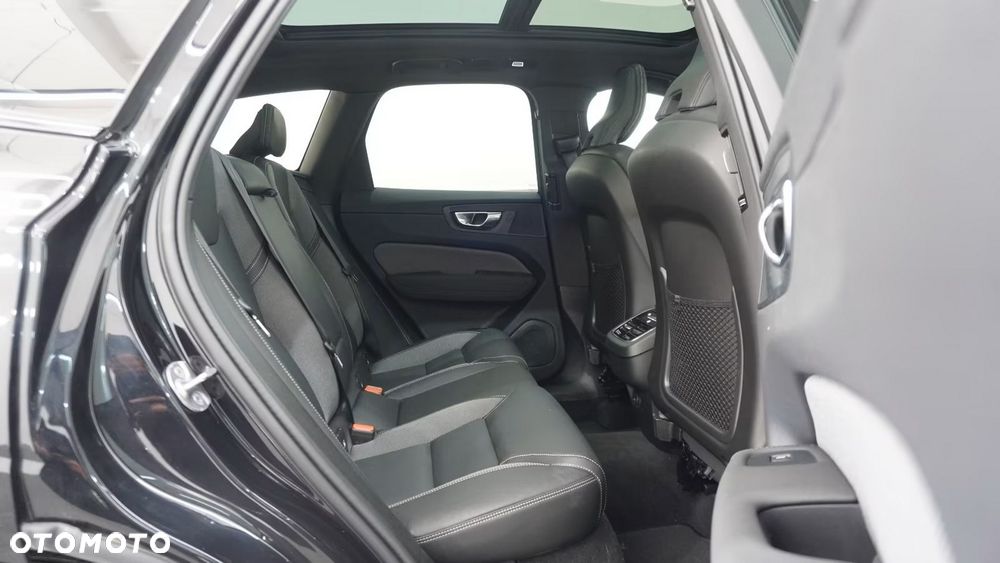 Volvo XC 60 B5 B AWD Ultra Black Edition - 17