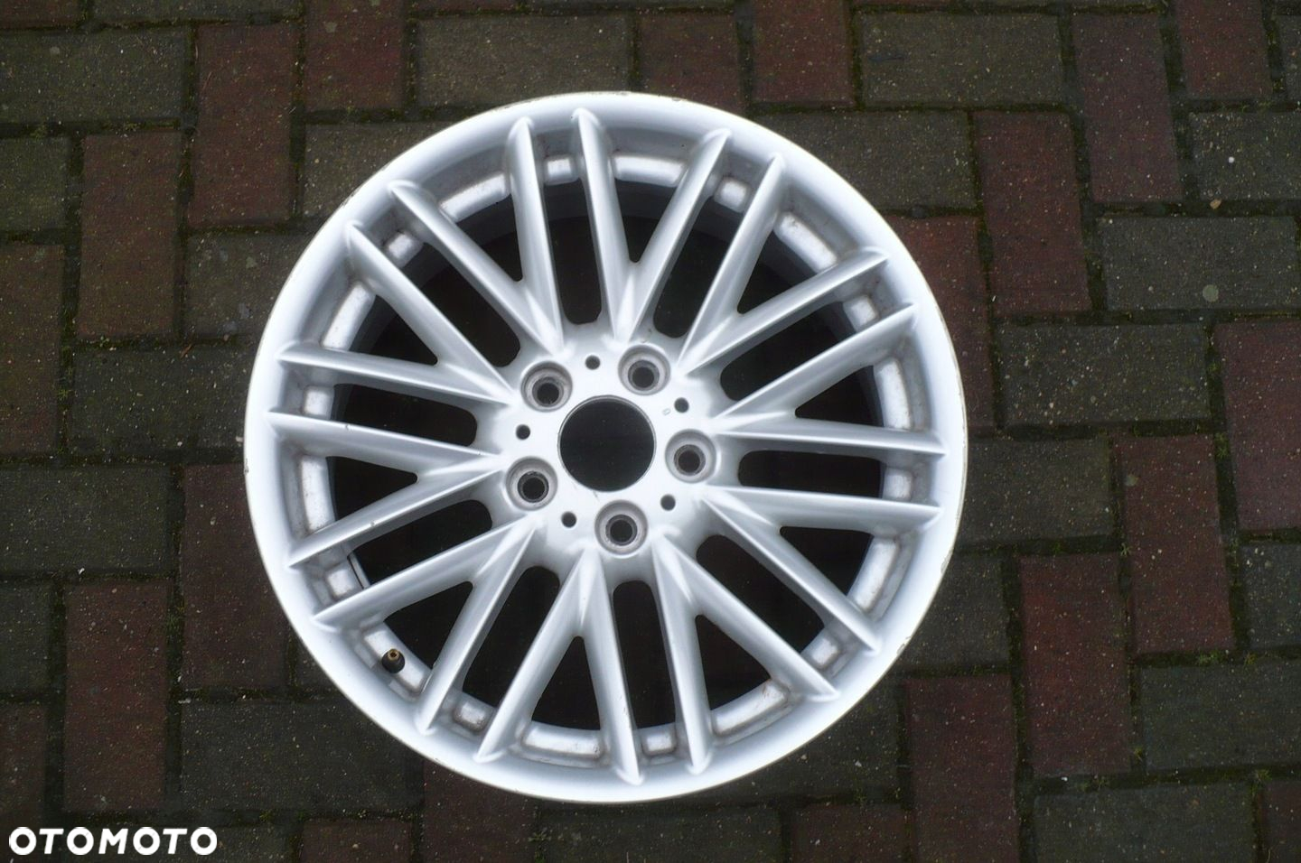 BMW 6753240 8x18 ET24 5x120 - FELGA - 2