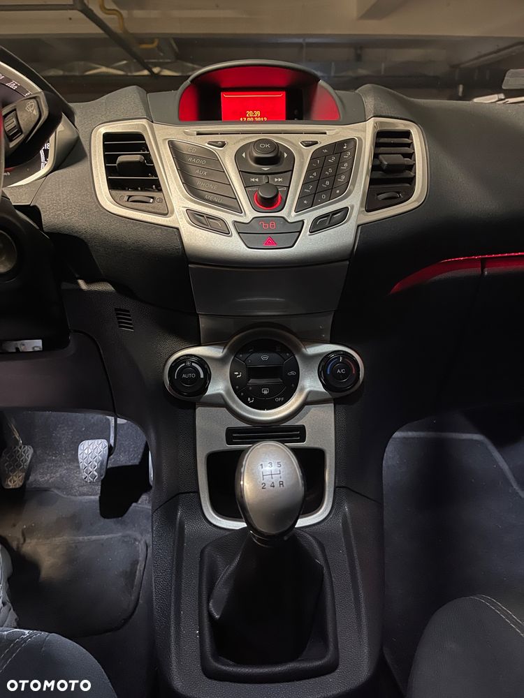 Ford Fiesta 1.6 TDCi Titanium X - 16