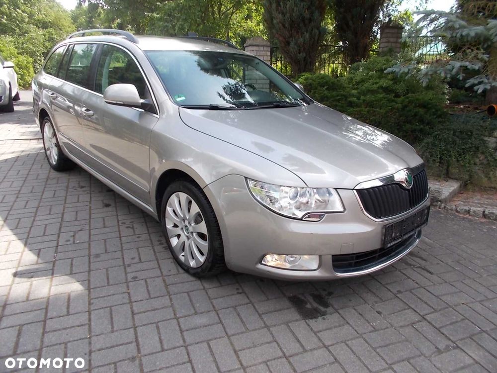 Skoda Superb 2013 photo 2