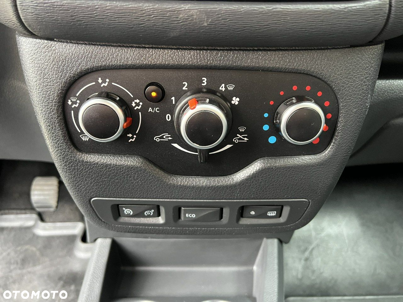 Dacia Lodgy 1.6 SCe Stepway S&S - 15