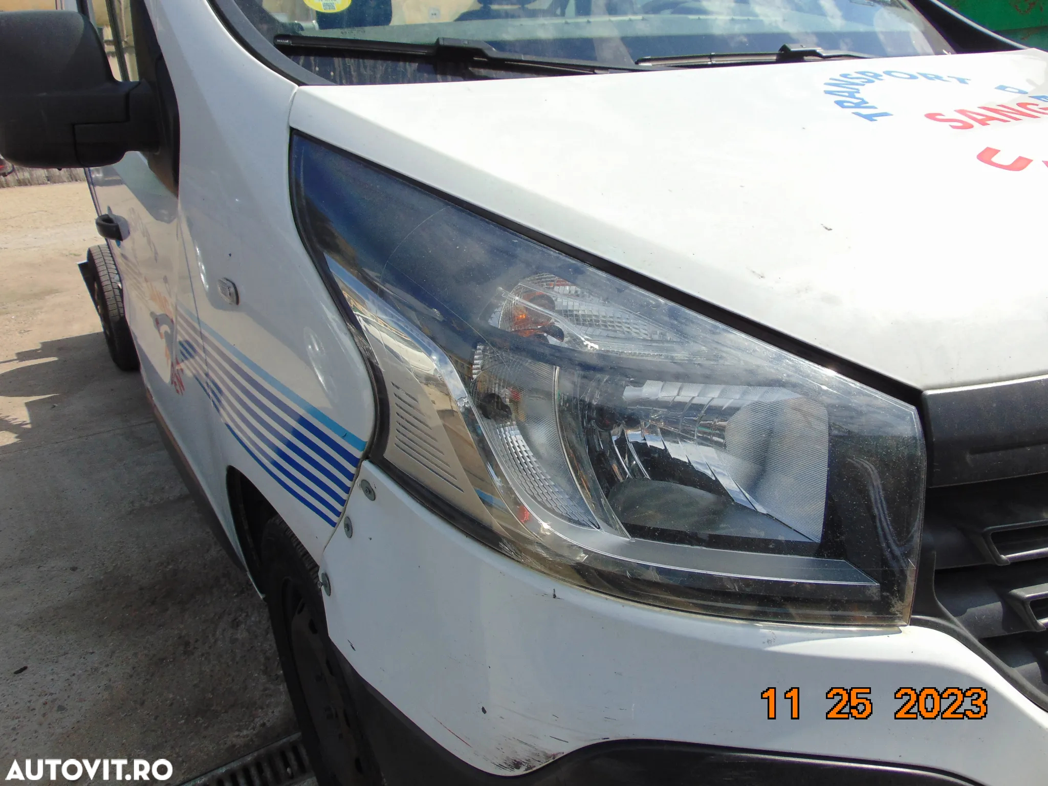 Far Renault Trafic 3 an 2014-2019 faruri stanga dreapta Opel Vivaro europa - 3
