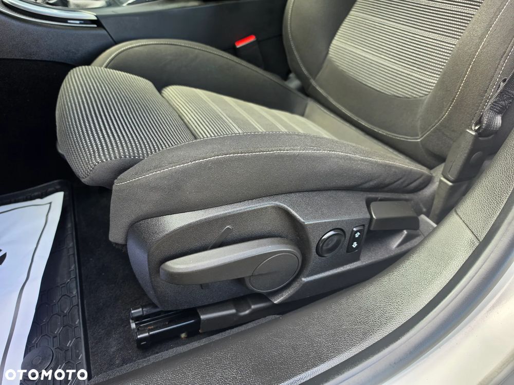 Opel Insignia 2.0 CDTI Cosmo S&S - 26