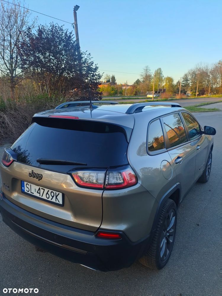 Jeep Cherokee - 23