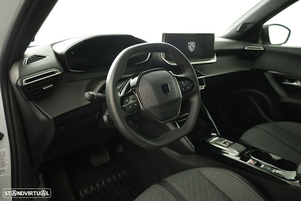 Peugeot 2008 1.2 PureTech Allure EAT8 - 7