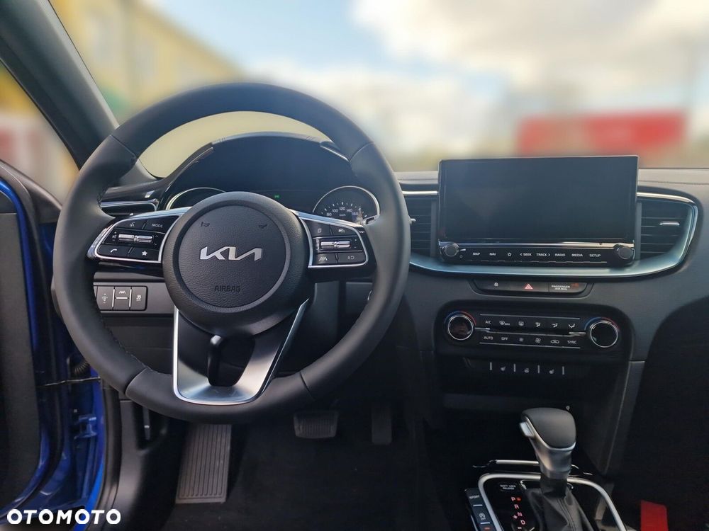 Kia XCeed - 13