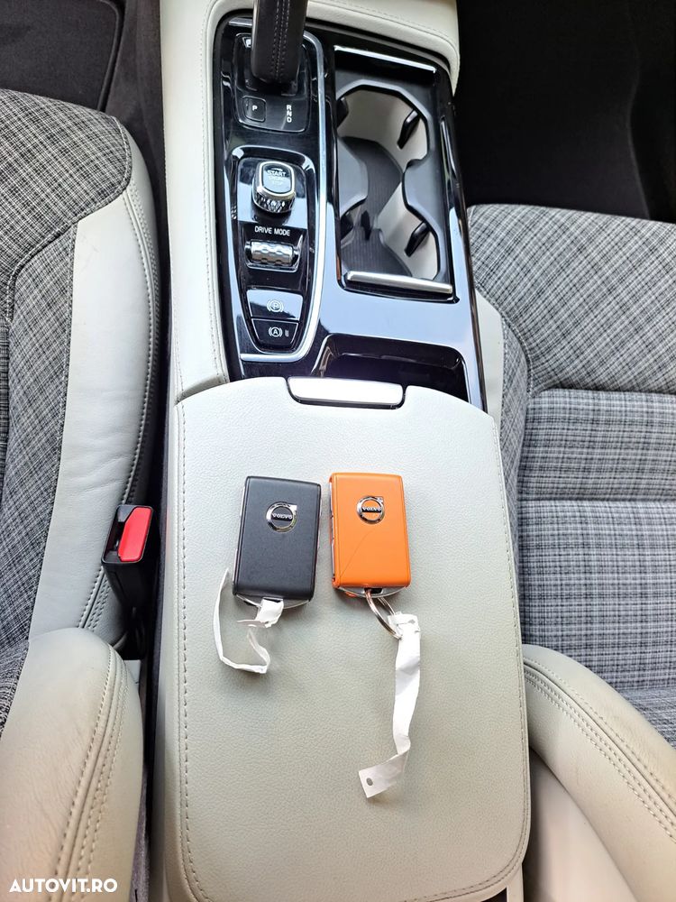 Volvo V60 T6 AWD Twin Engine Geartronic Momentum Pro - 33