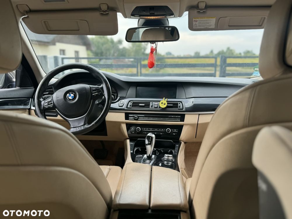 BMW Seria 5 525d - 8