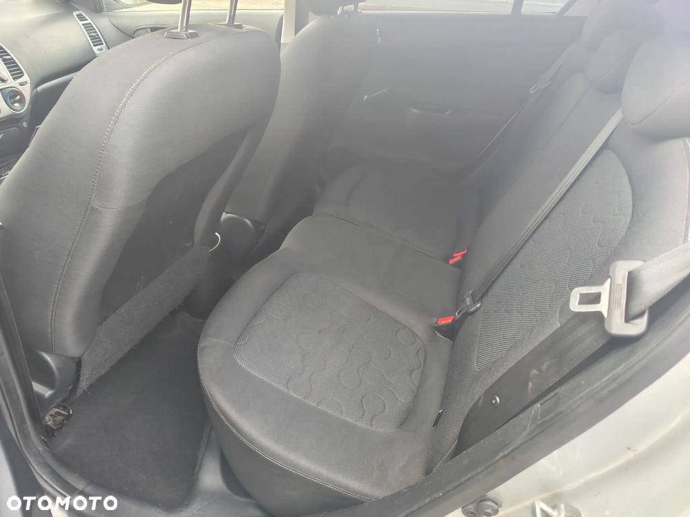 Hyundai i20 - 11