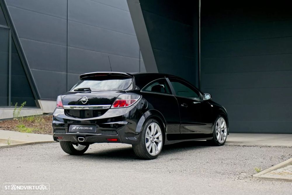 Opel Astra GTC OPC - 2